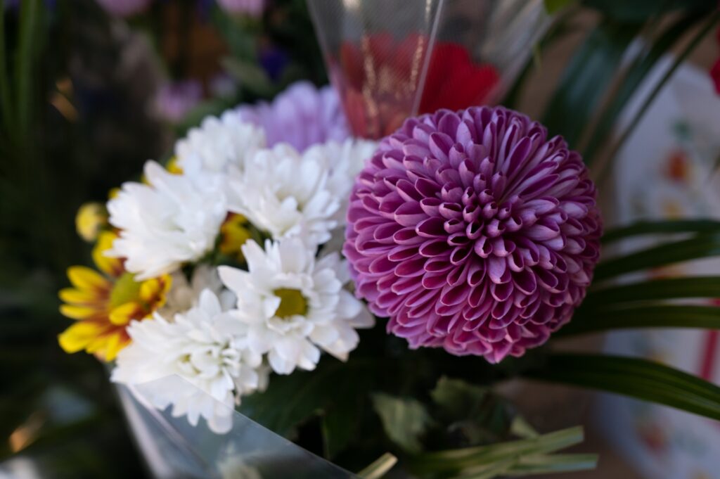お彼岸イメージの花束