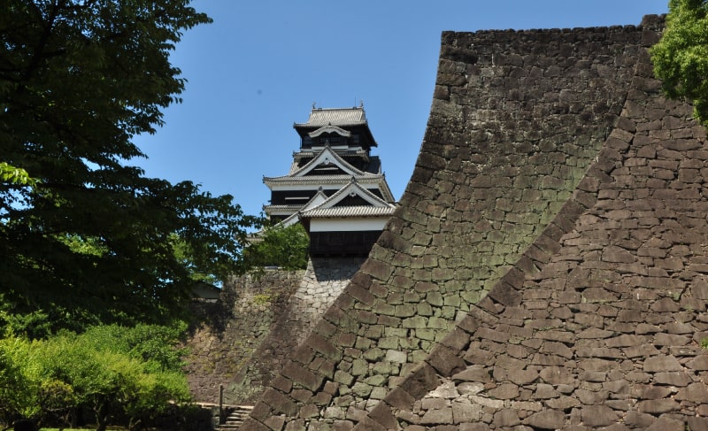 銘は、熊本城の堅牢な石垣。
